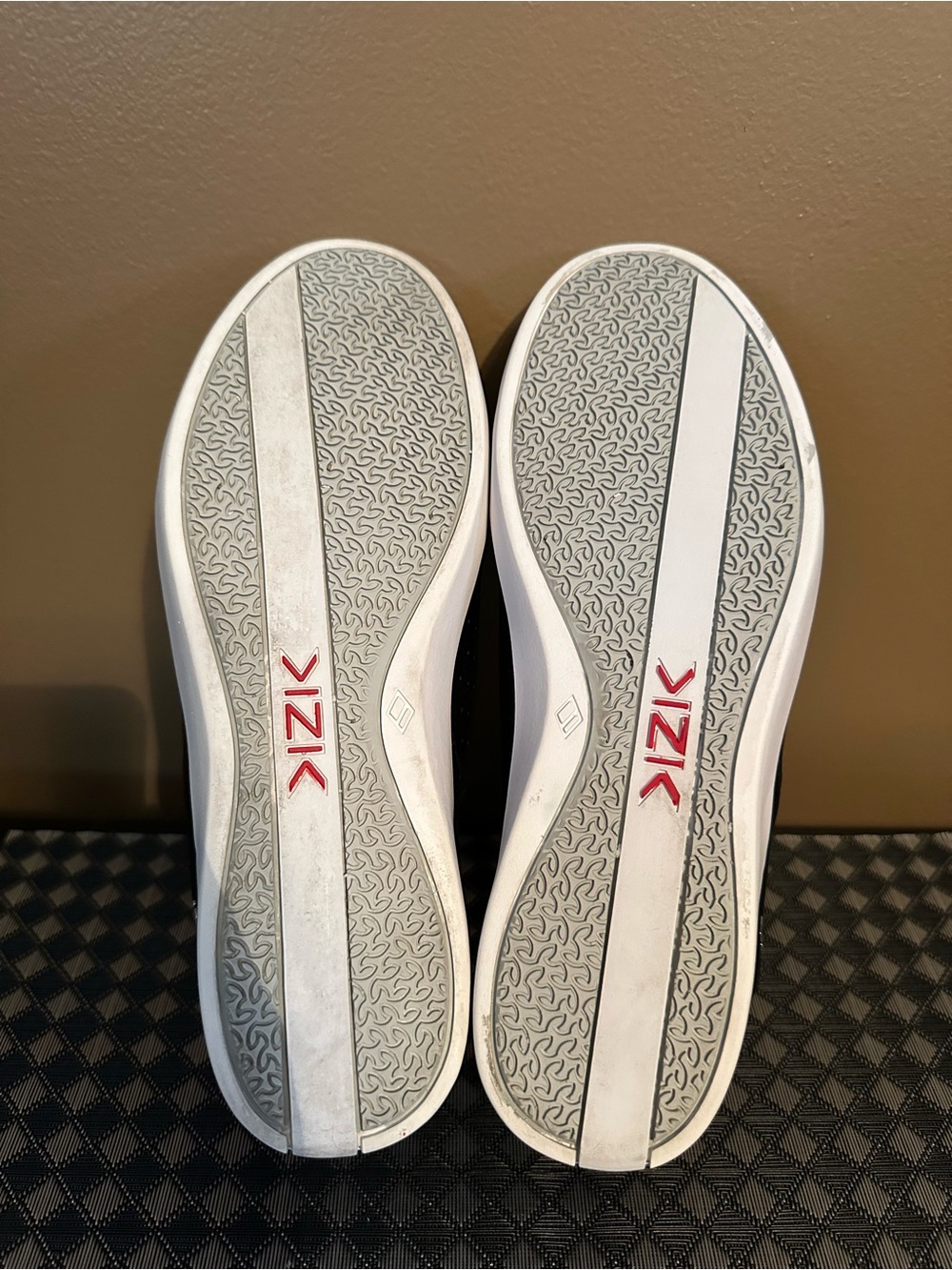 Kizik Miami Women’s Black Slip-On Leather Sneakers with White Sole, 8.5 Medium - Picture 3 of 4